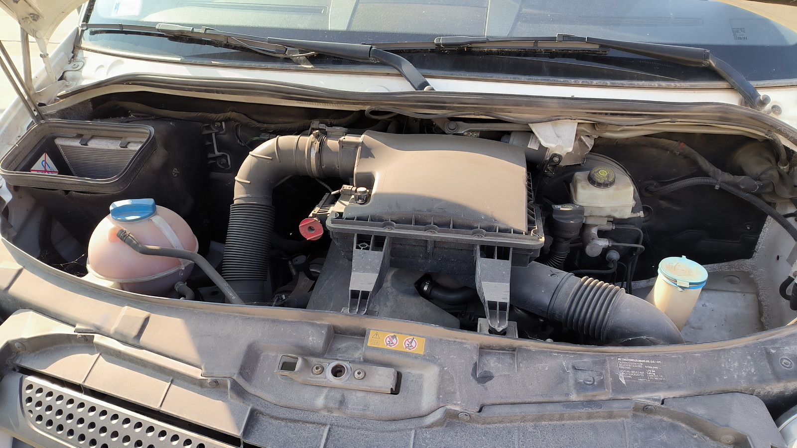 Hűtős kisteherautó 16