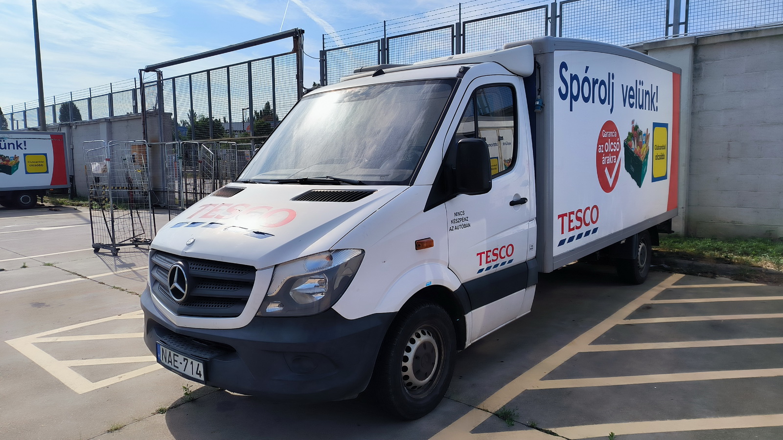 Hűtős kisteherautó 3