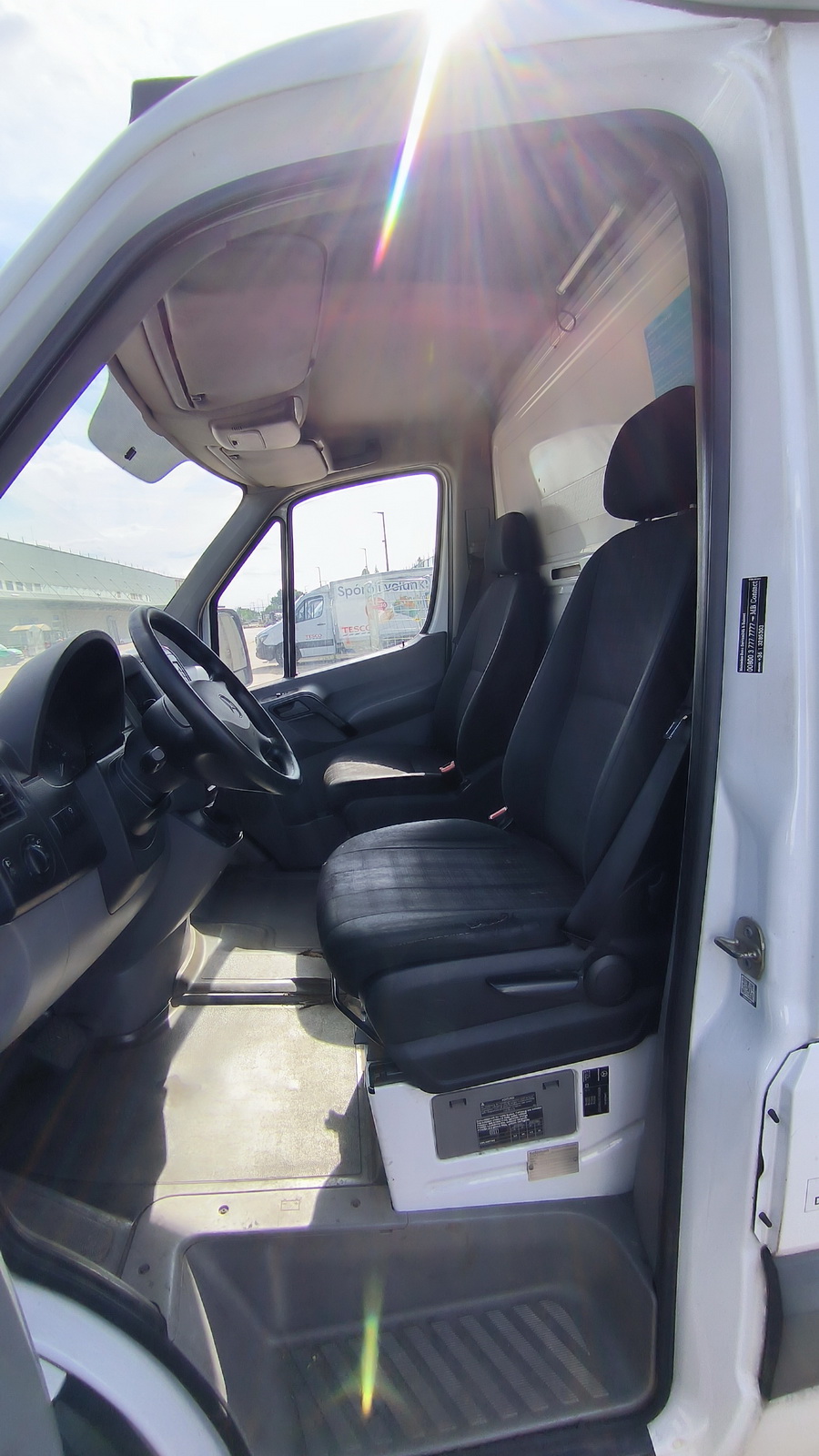 Hűtős kisteherautó 9