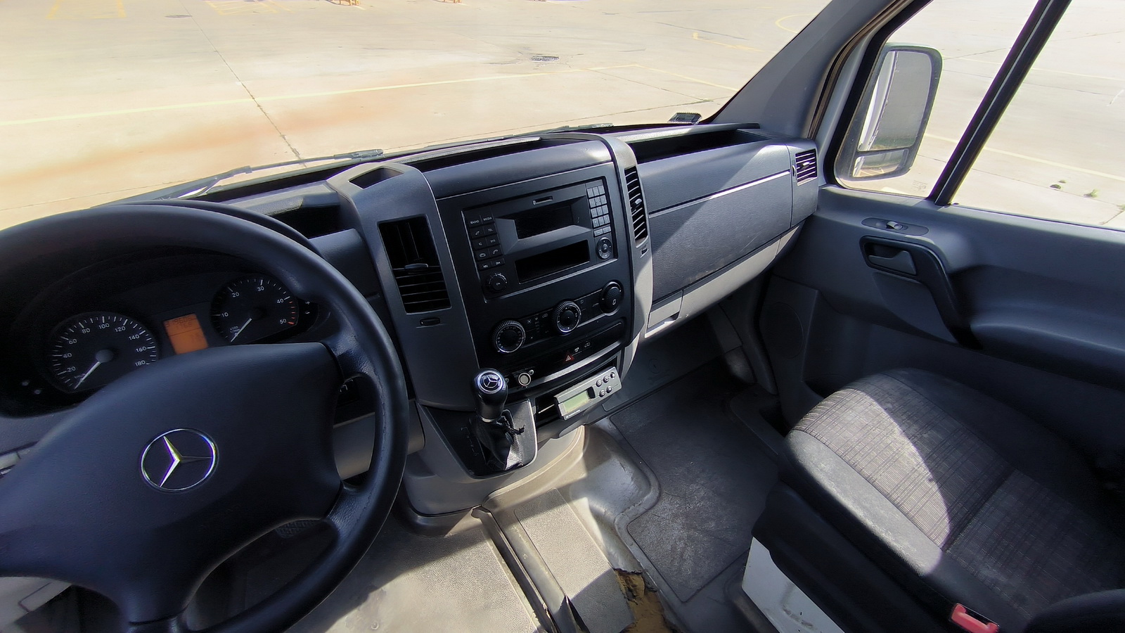 Hűtős kisteherautó 11