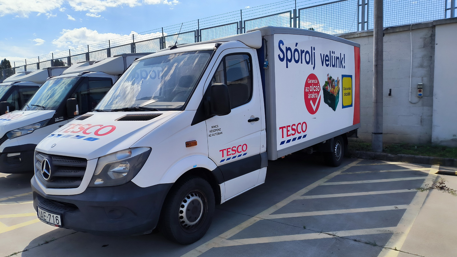 Hűtős kisteherautó 3