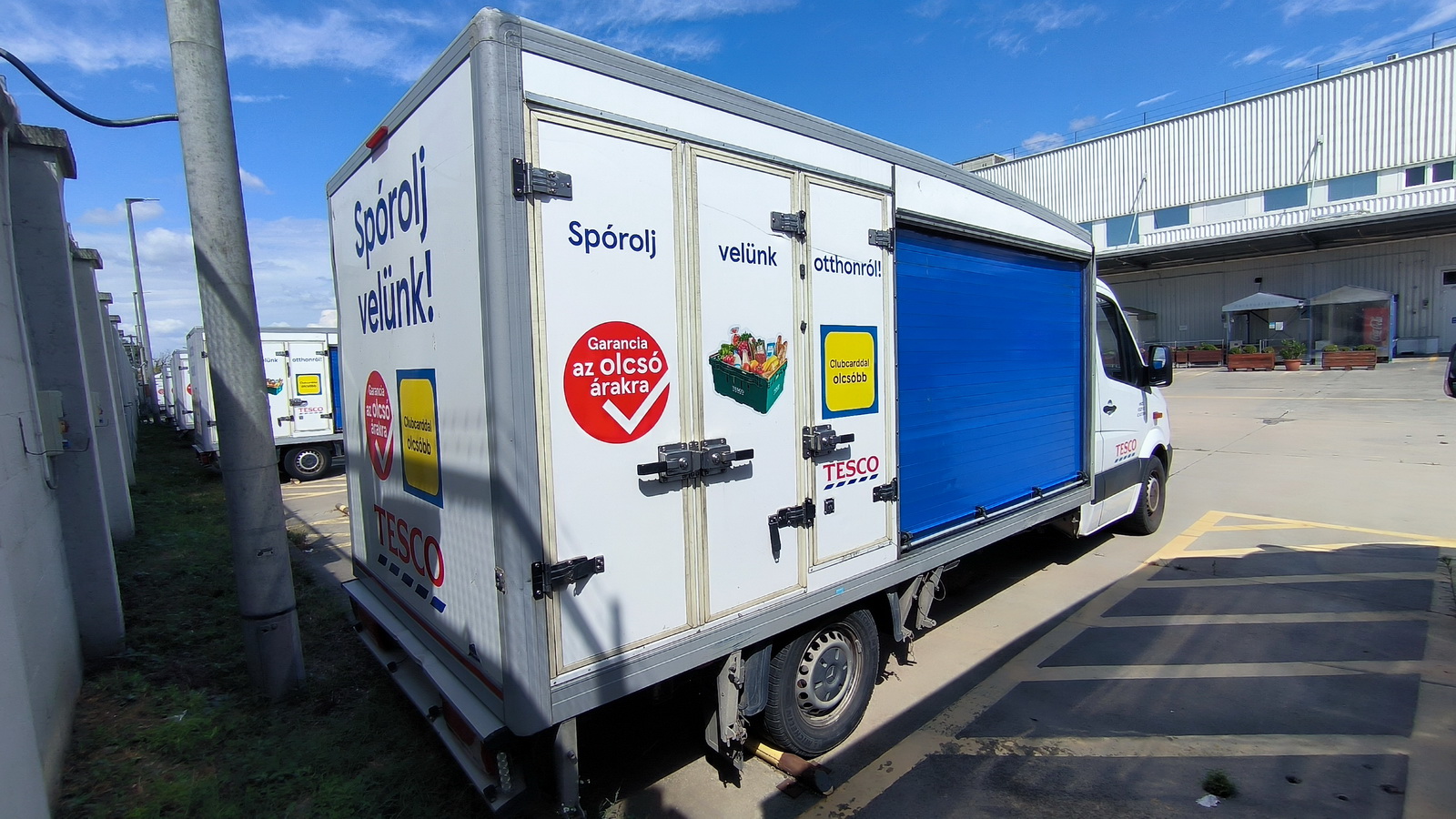 Hűtős kisteherautó 6