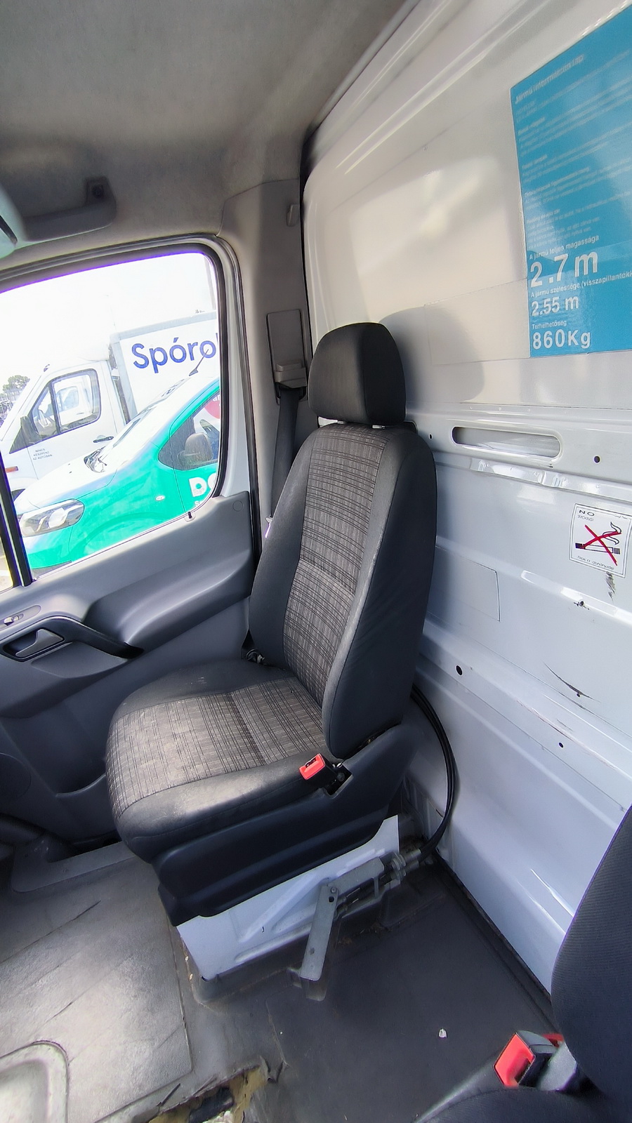 Hűtős kisteherautó 10