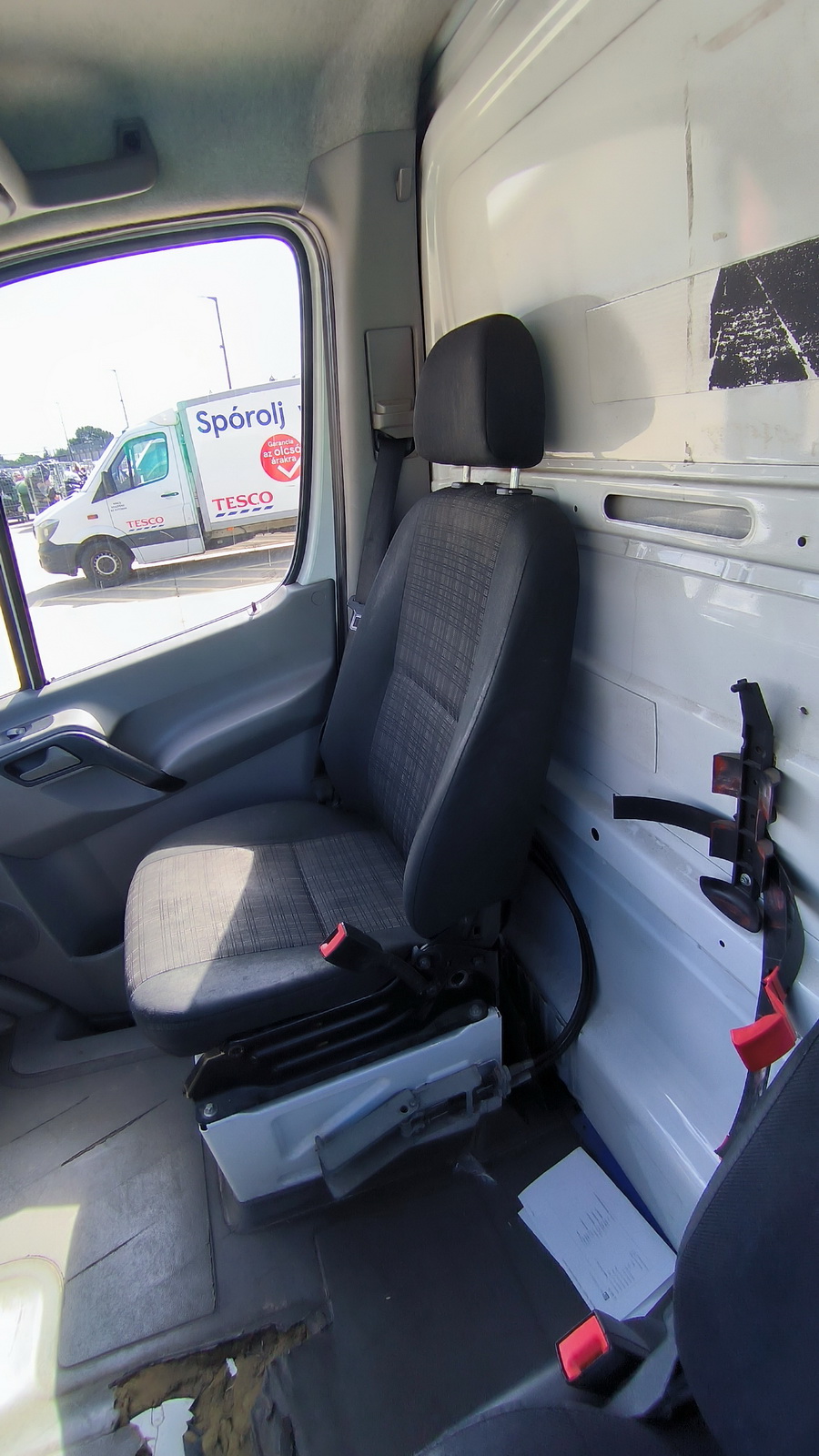 Hűtős kisteherautó 11