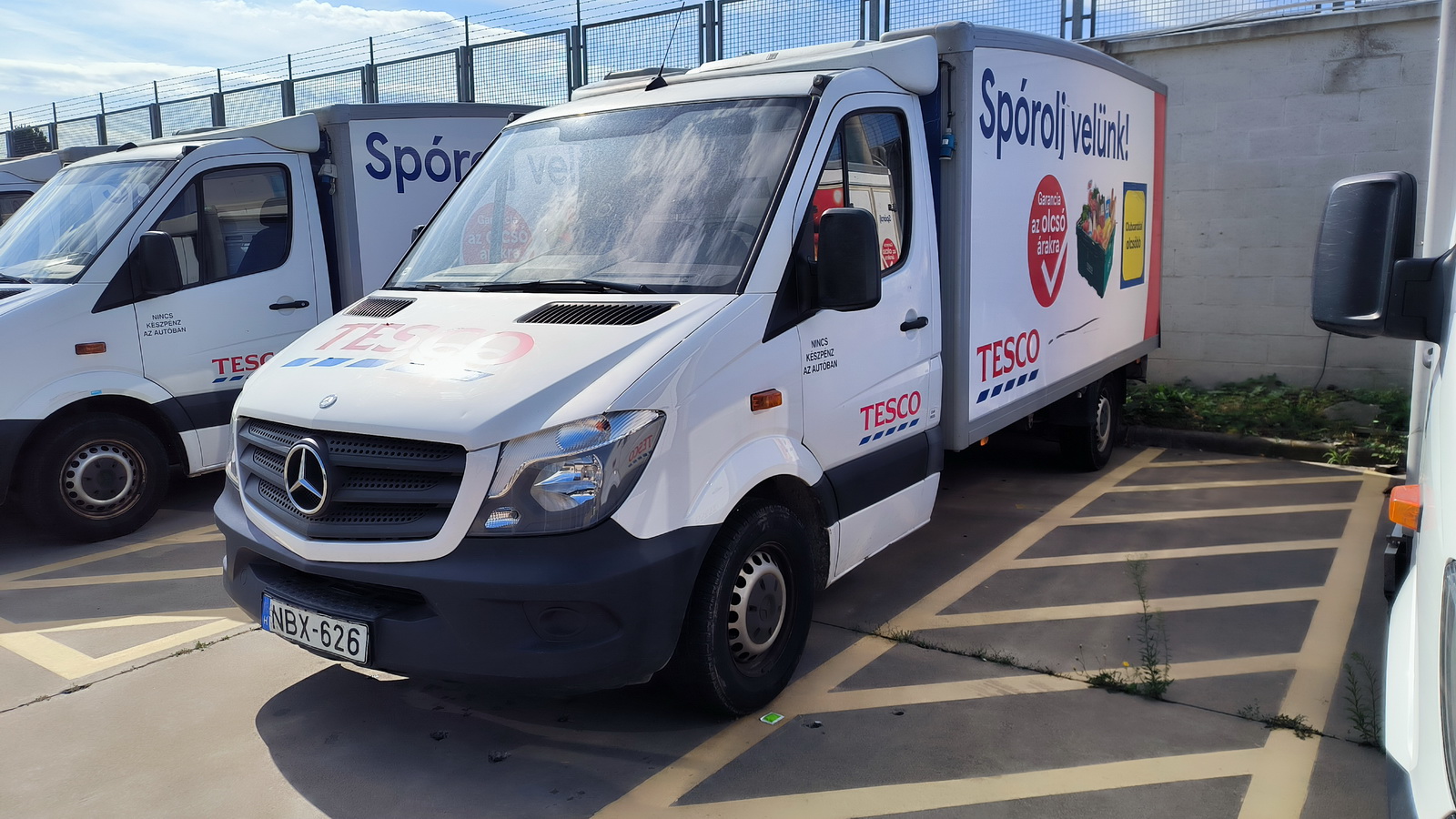 Hűtős kisteherautó 3