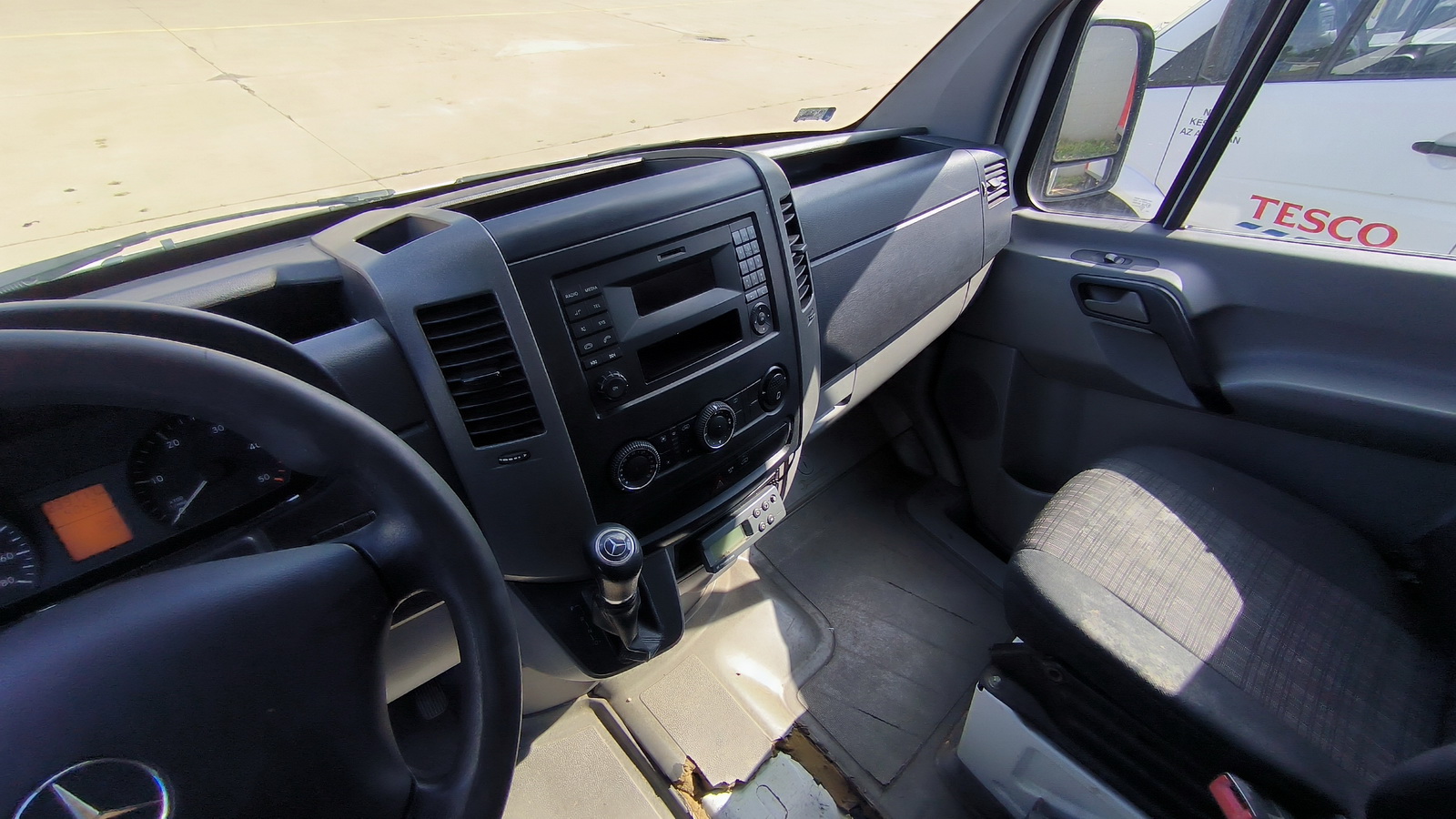 Hűtős kisteherautó 11