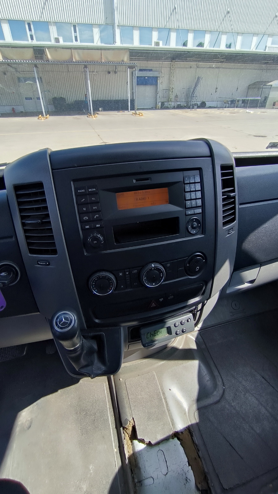 Hűtős kisteherautó 13