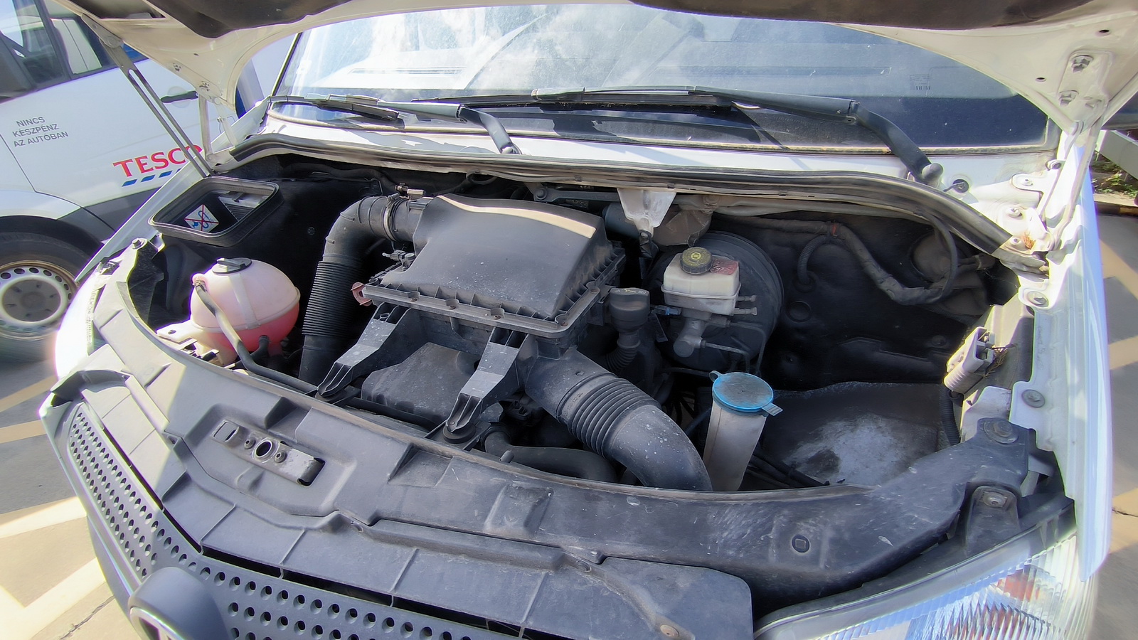 Hűtős kisteherautó 14