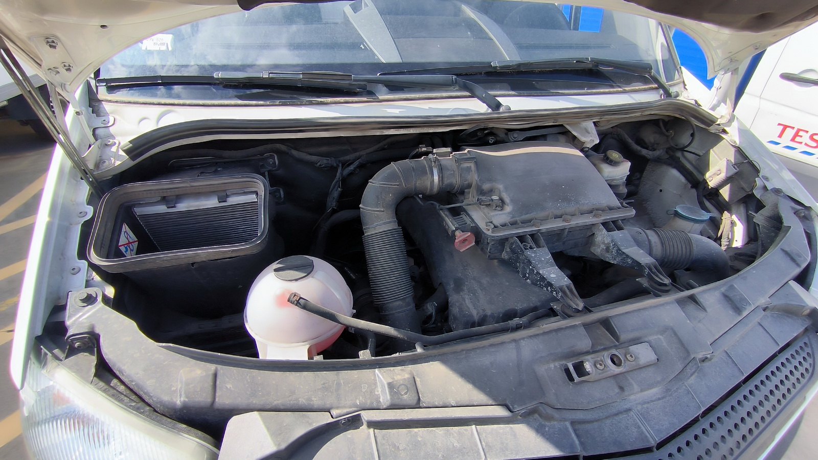 Hűtős kisteherautó 15