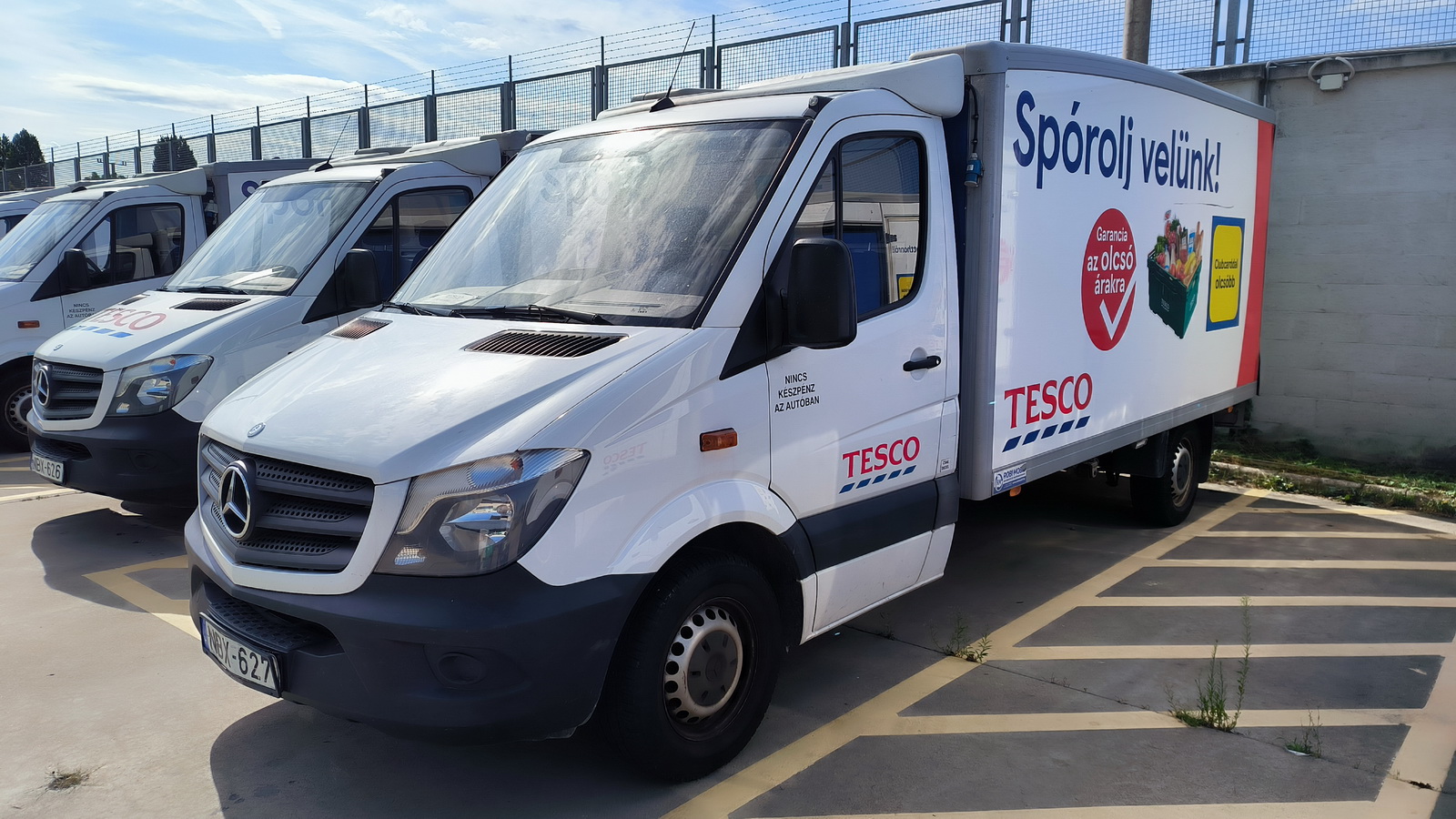 Hűtős kisteherautó 3