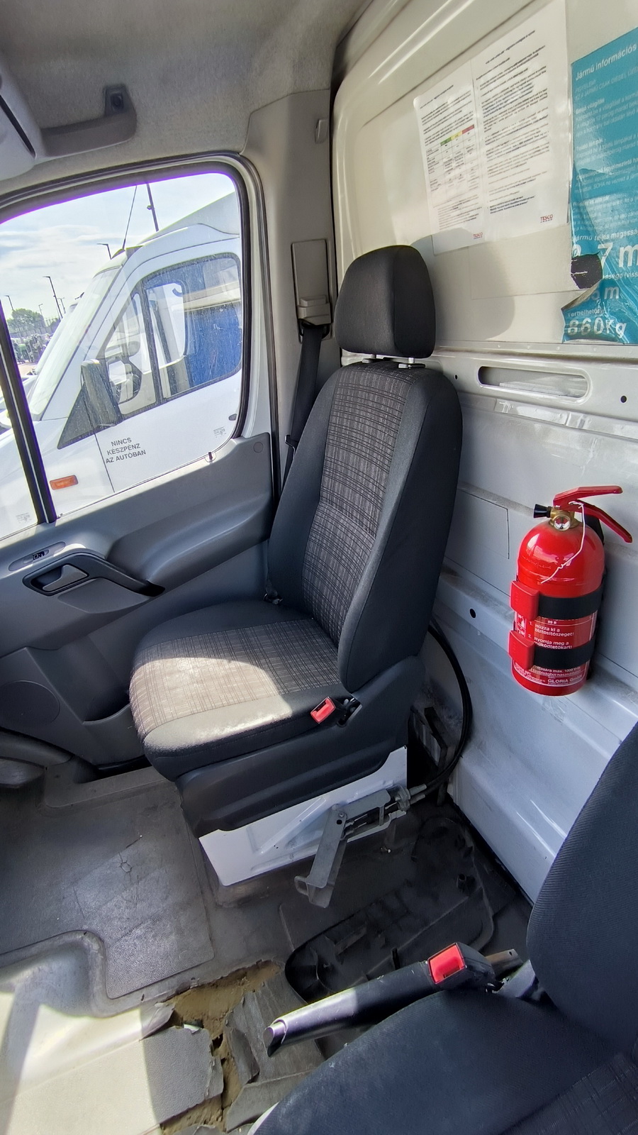 Hűtős kisteherautó 11