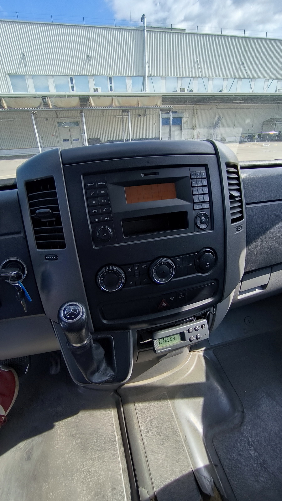 Hűtős kisteherautó 13