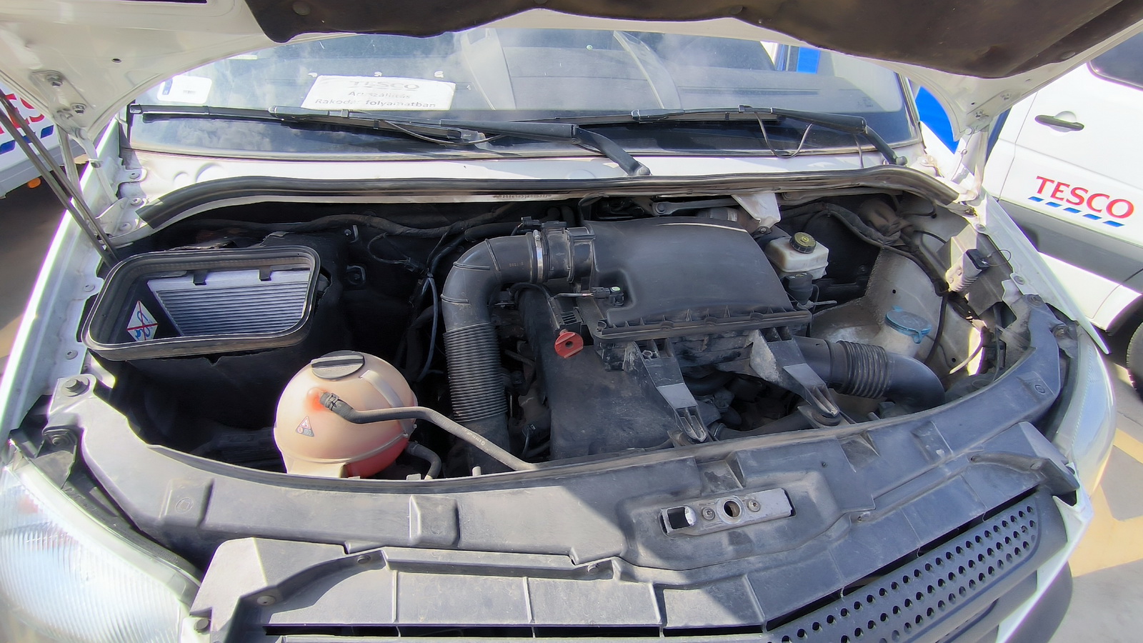 Hűtős kisteherautó 15