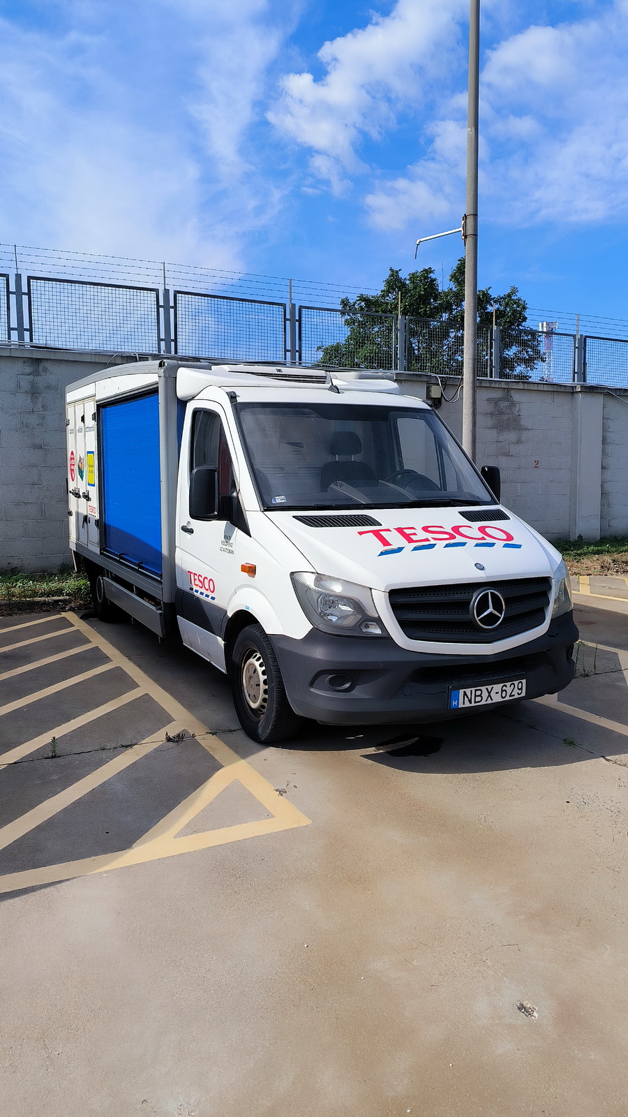 Hűtős kisteherautó 3