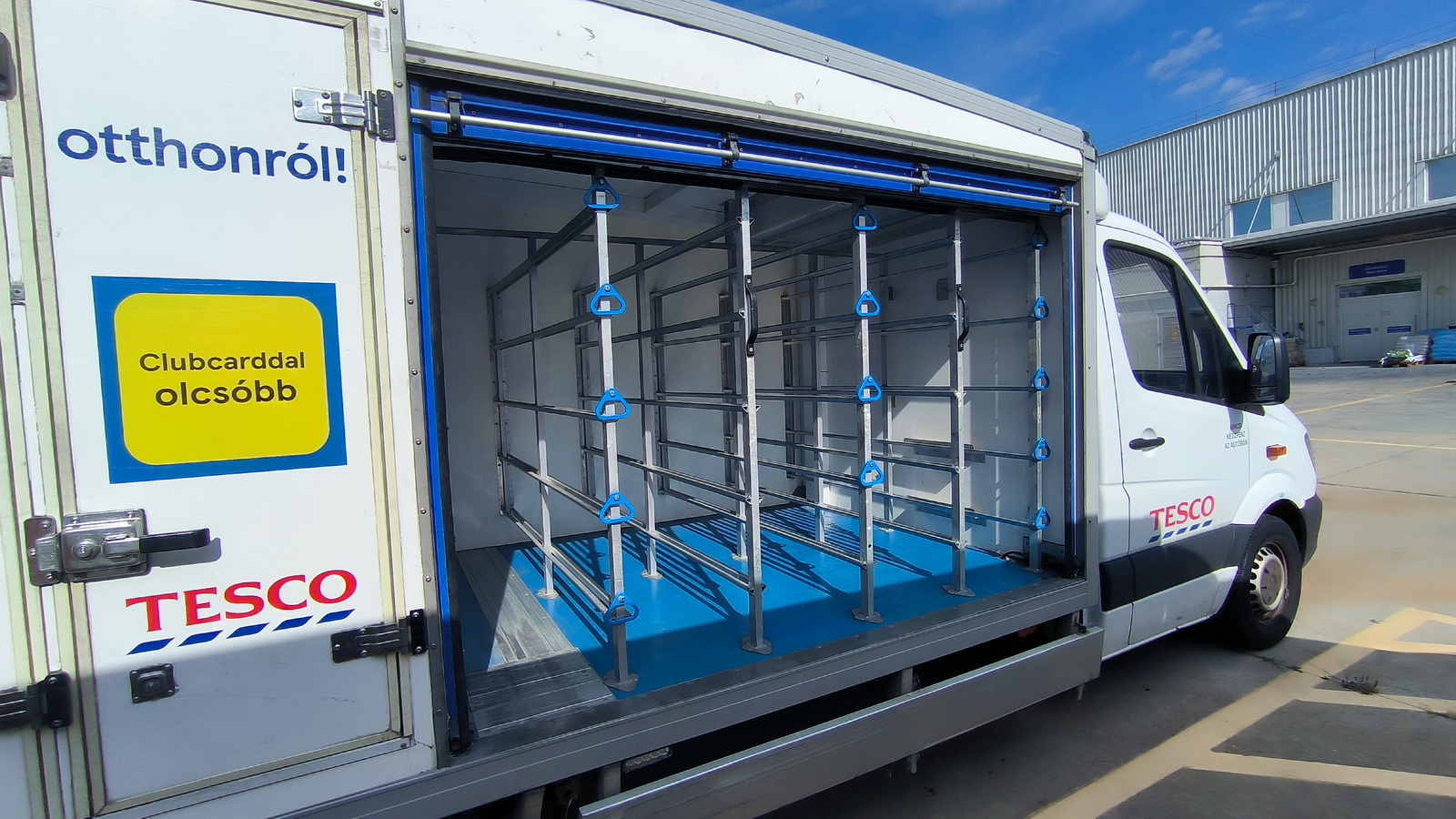 Hűtős kisteherautó 8