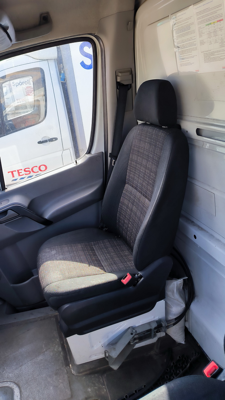 Hűtős kisteherautó 11