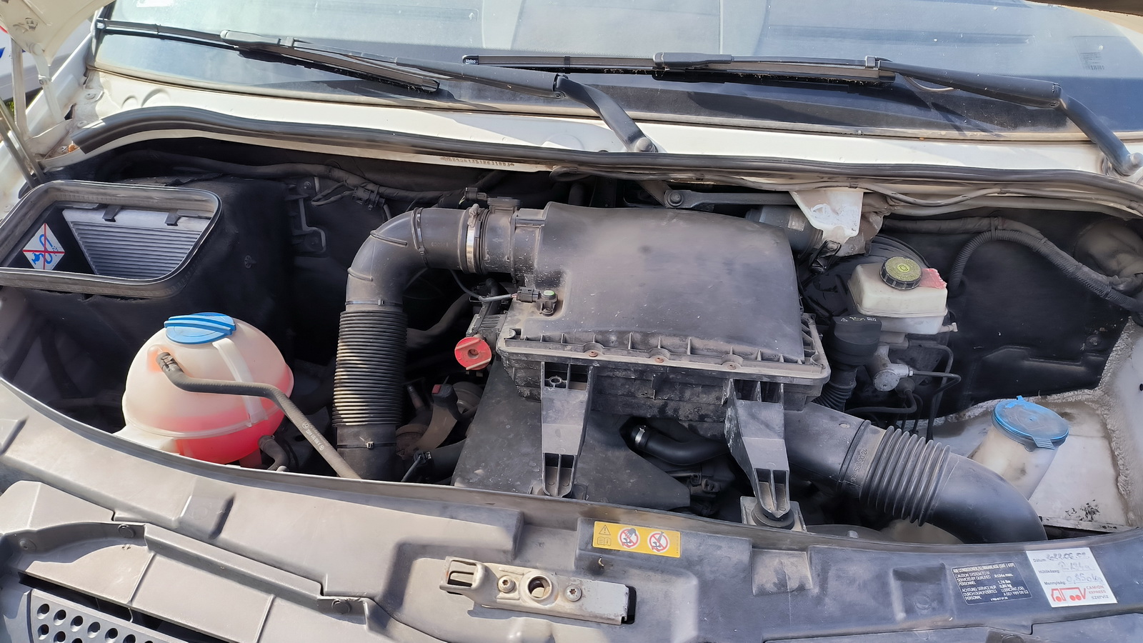 Hűtős kisteherautó 16