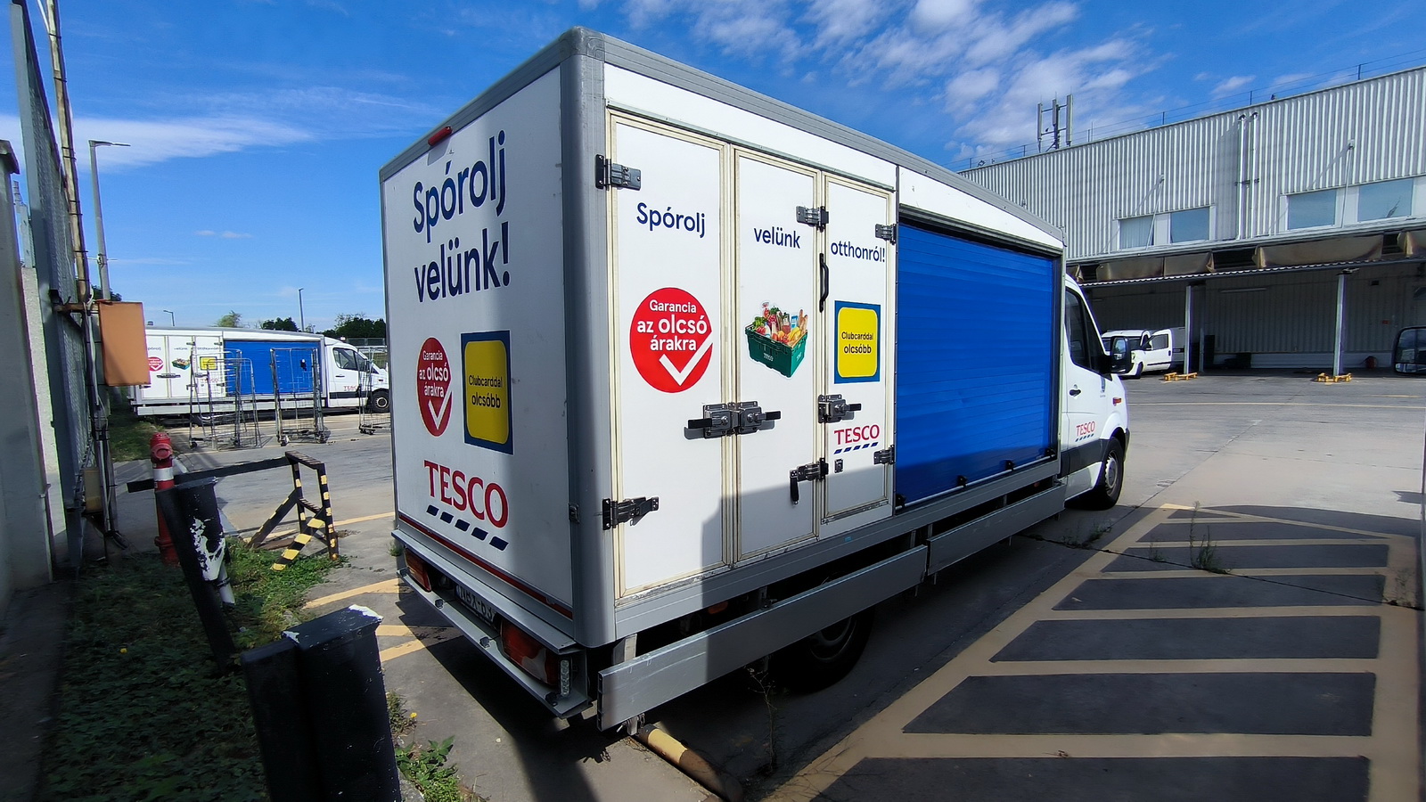 Hűtős kisteherautó 6