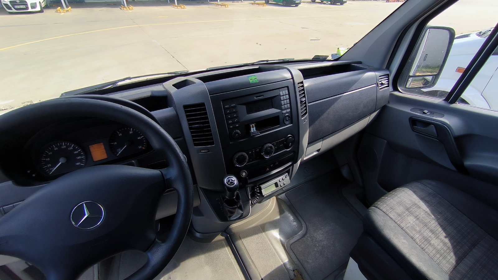 Hűtős kisteherautó 13