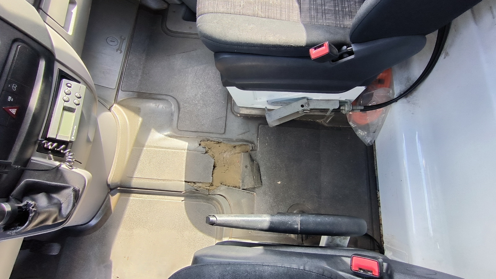 Hűtős kisteherautó 15