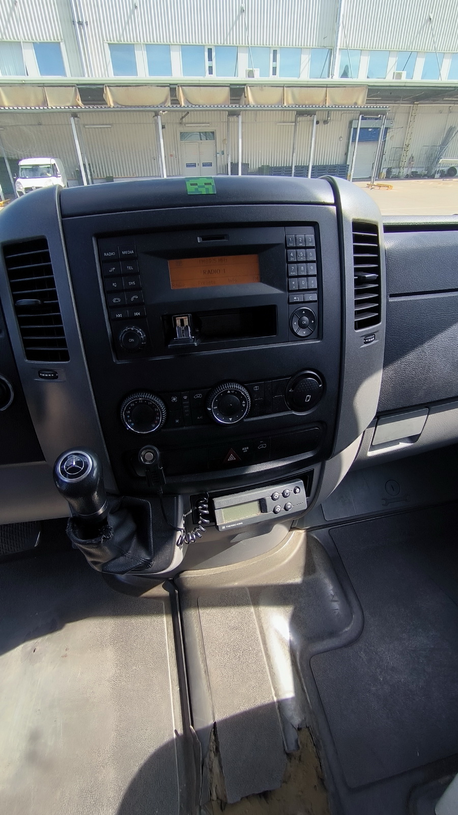 Hűtős kisteherautó 16