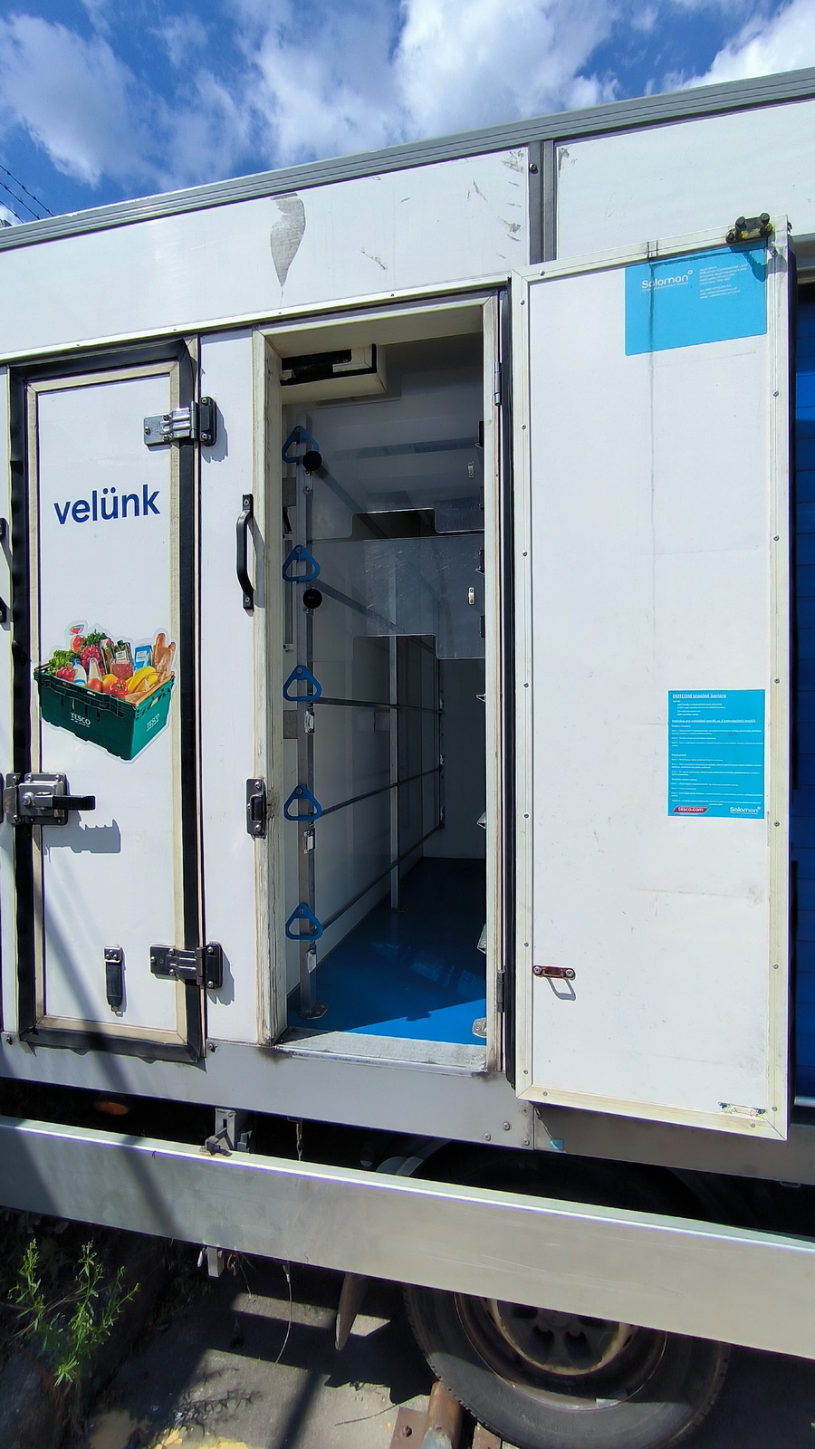 Hűtős kisteherautó 7