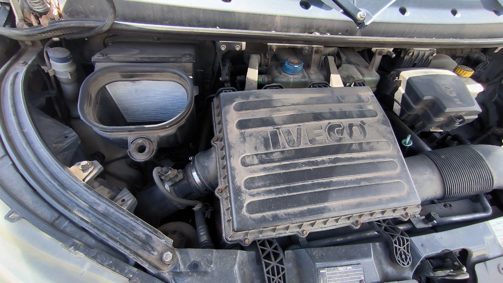 Hűtős kisteherautó 13