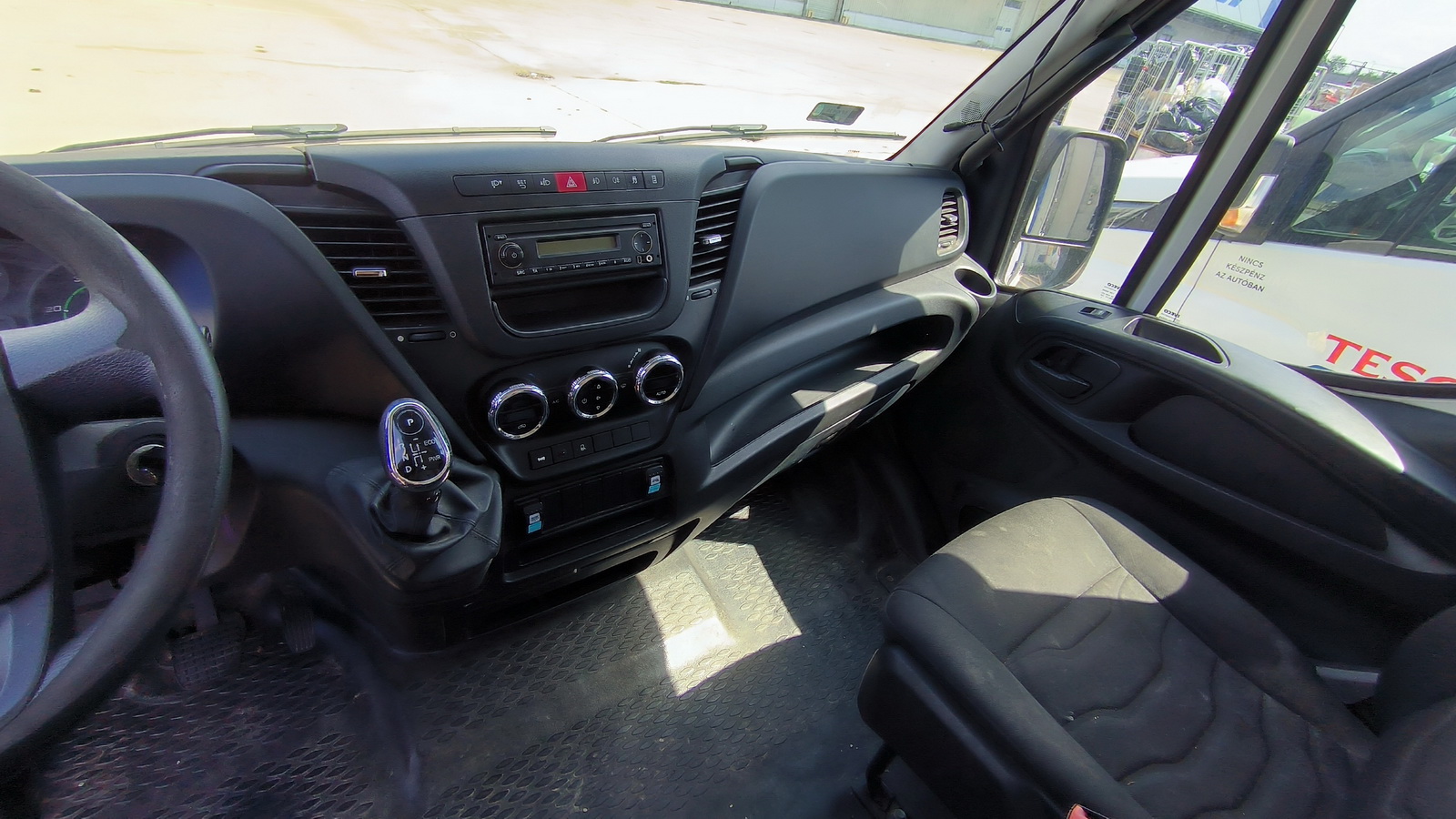 Hűtős kisteherautó 10