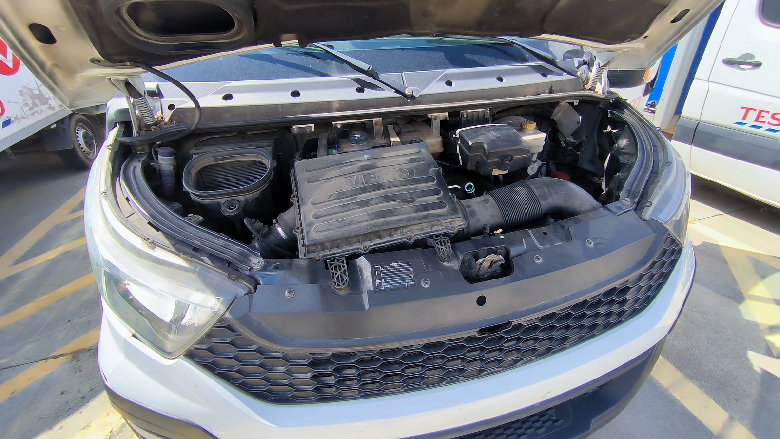 Hűtős kisteherautó 13