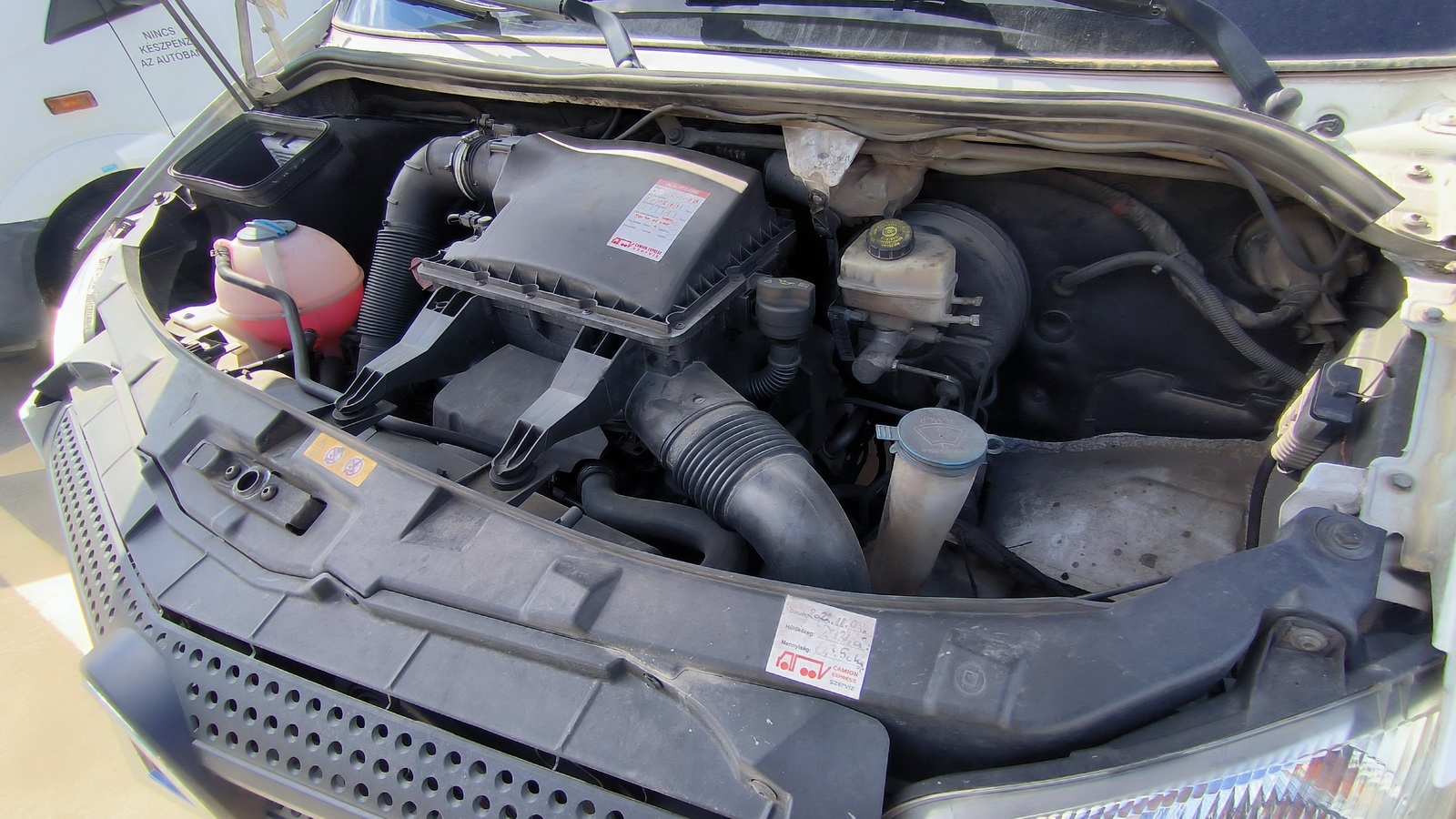 Hűtős kisteherautó 14