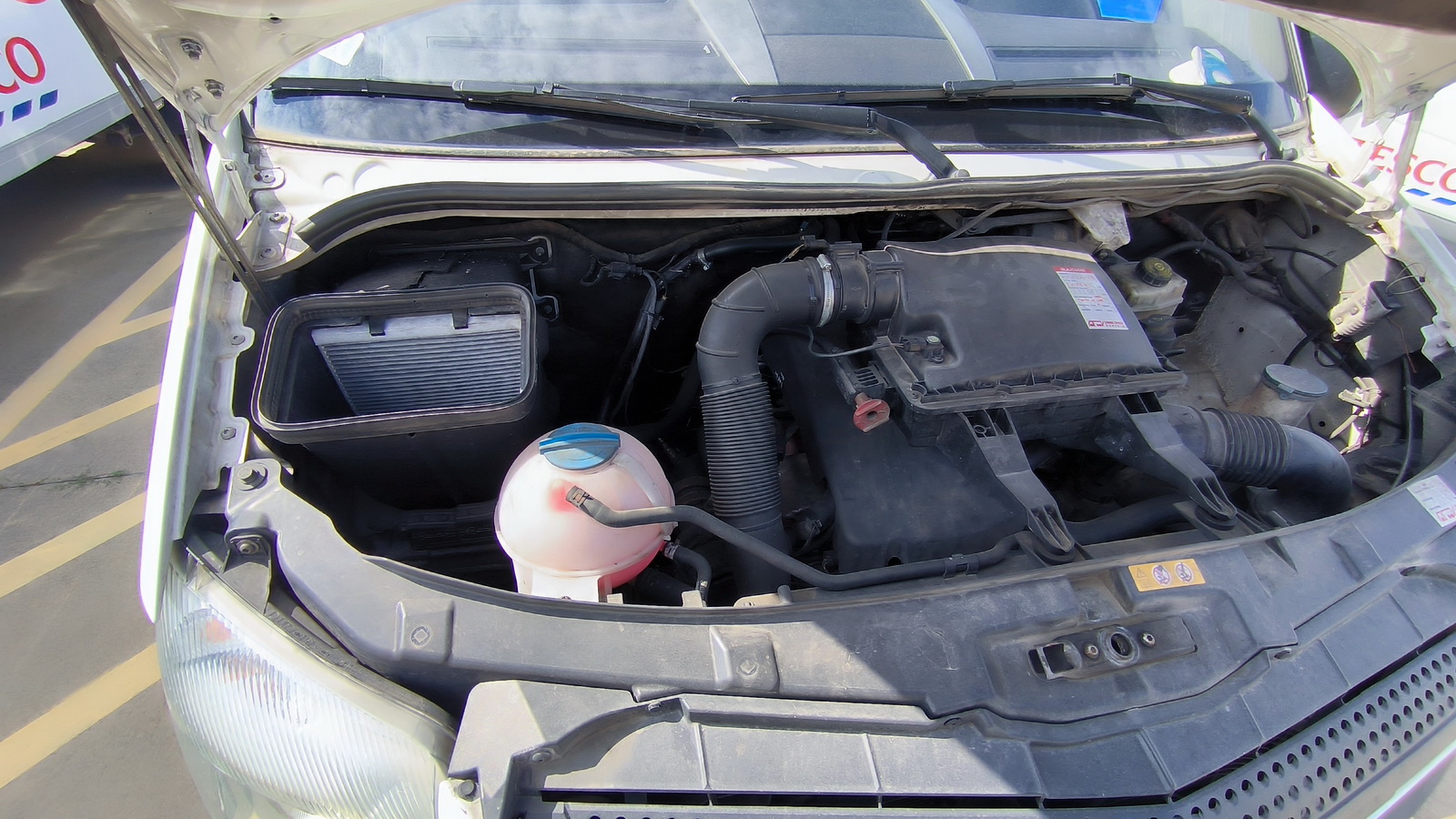 Hűtős kisteherautó 15