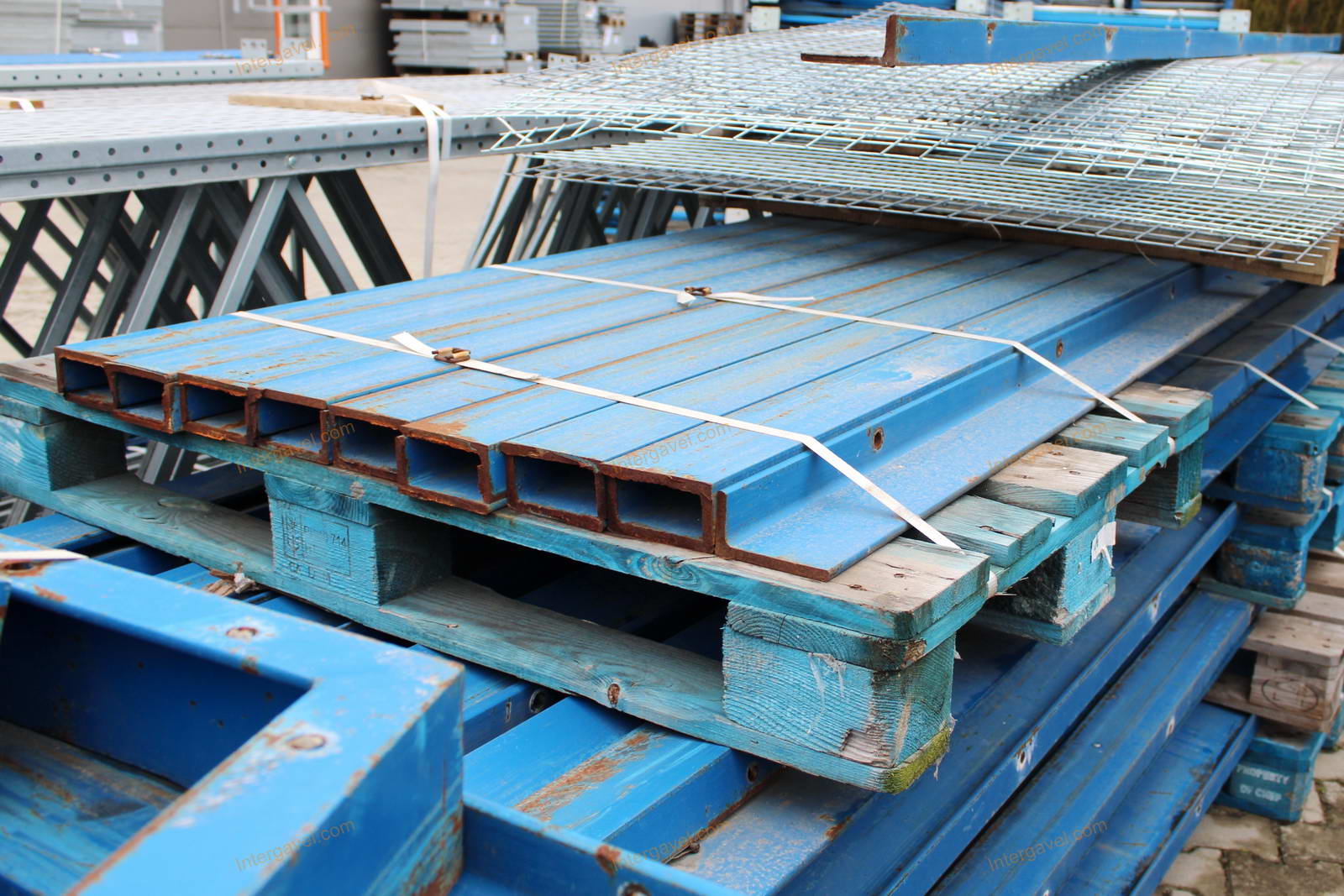 Bontott szögvas (targonca vezető) 2