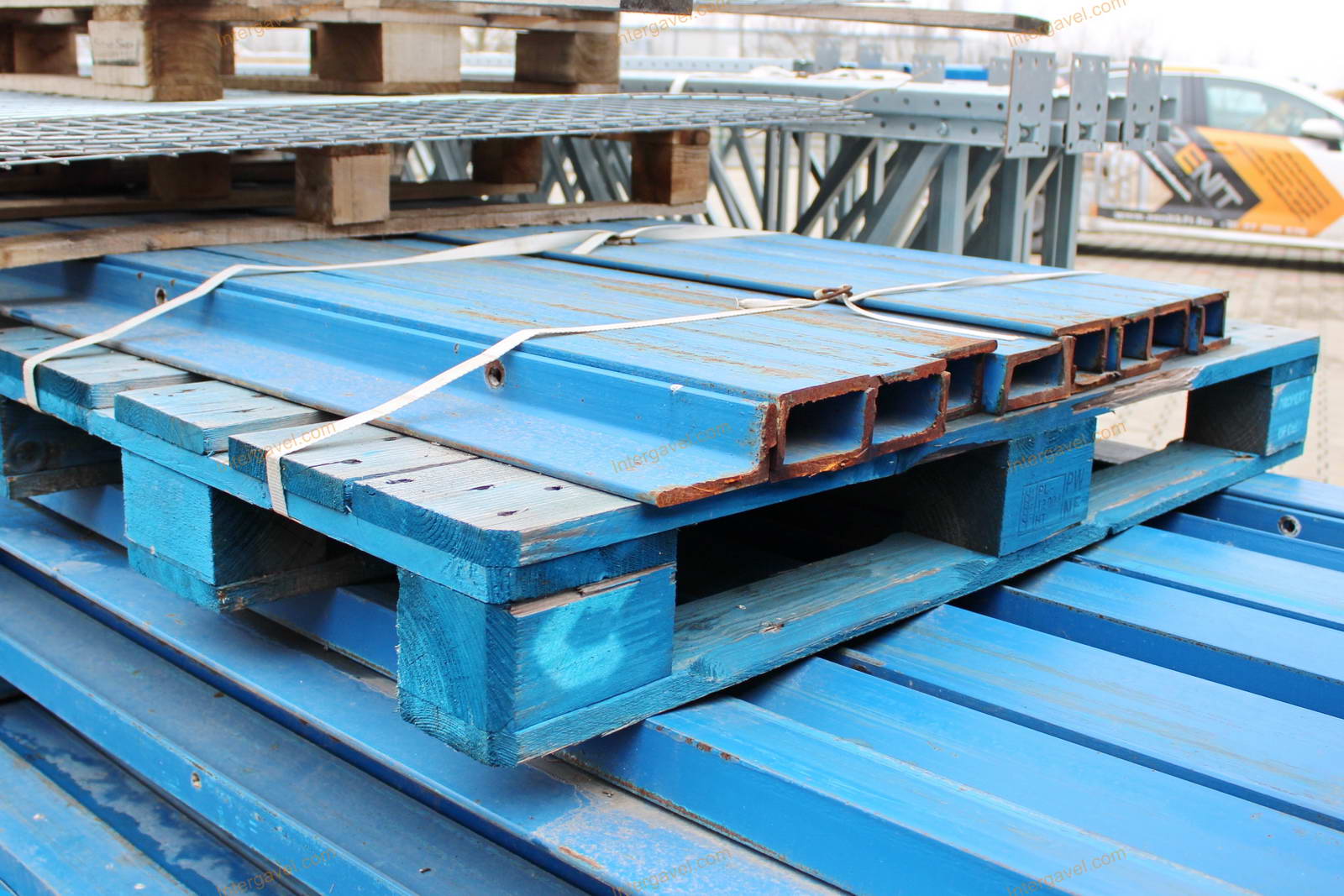 Bontott szögvas (targonca vezető) 6