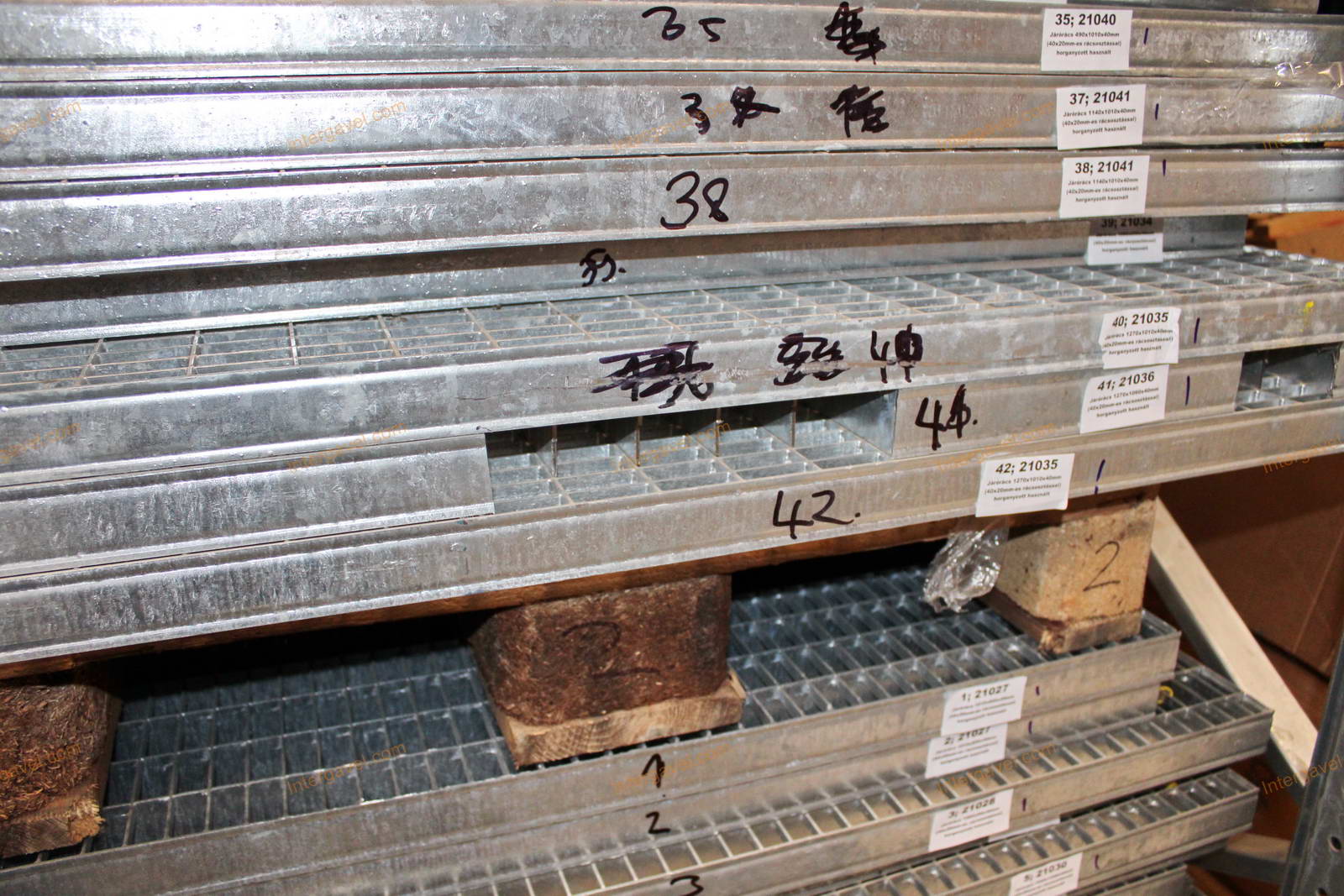 Vegyes járórácsok 8