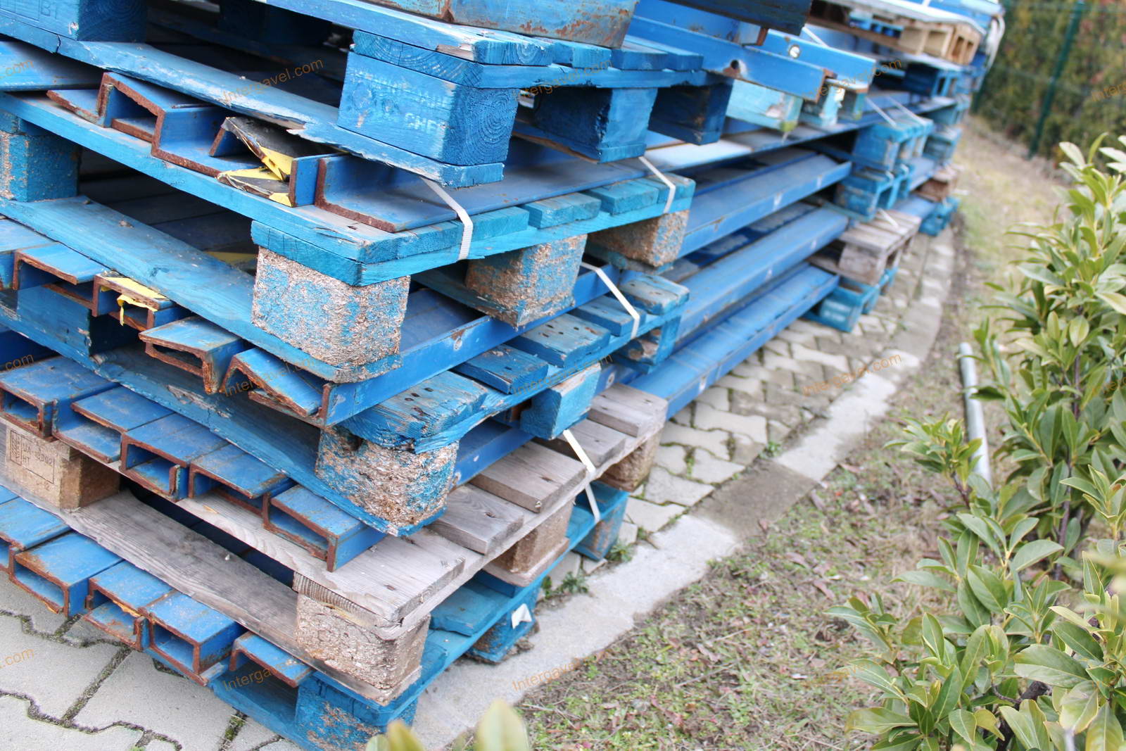 Bontott szögvas (targonca vezető) 3