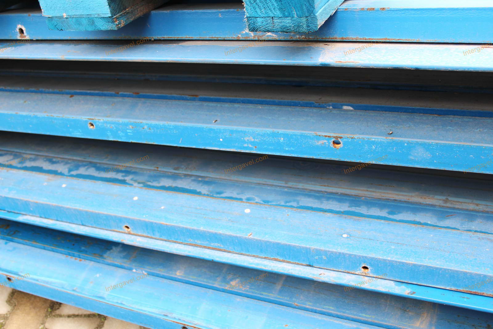 Bontott szögvas (targonca vezető) 12