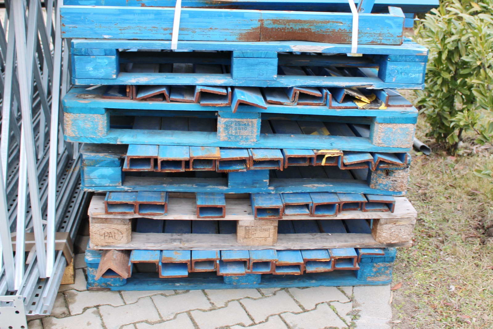 Bontott szögvas (targonca vezető) 4