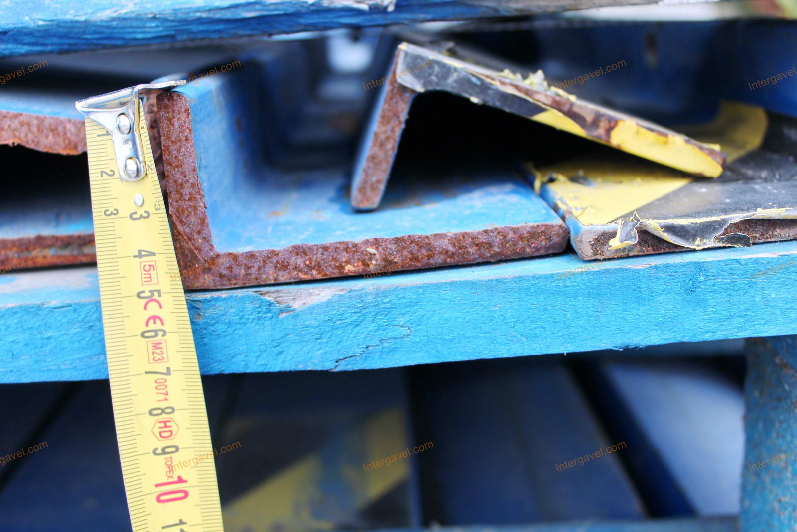 Bontott szögvas (targonca vezető) 9