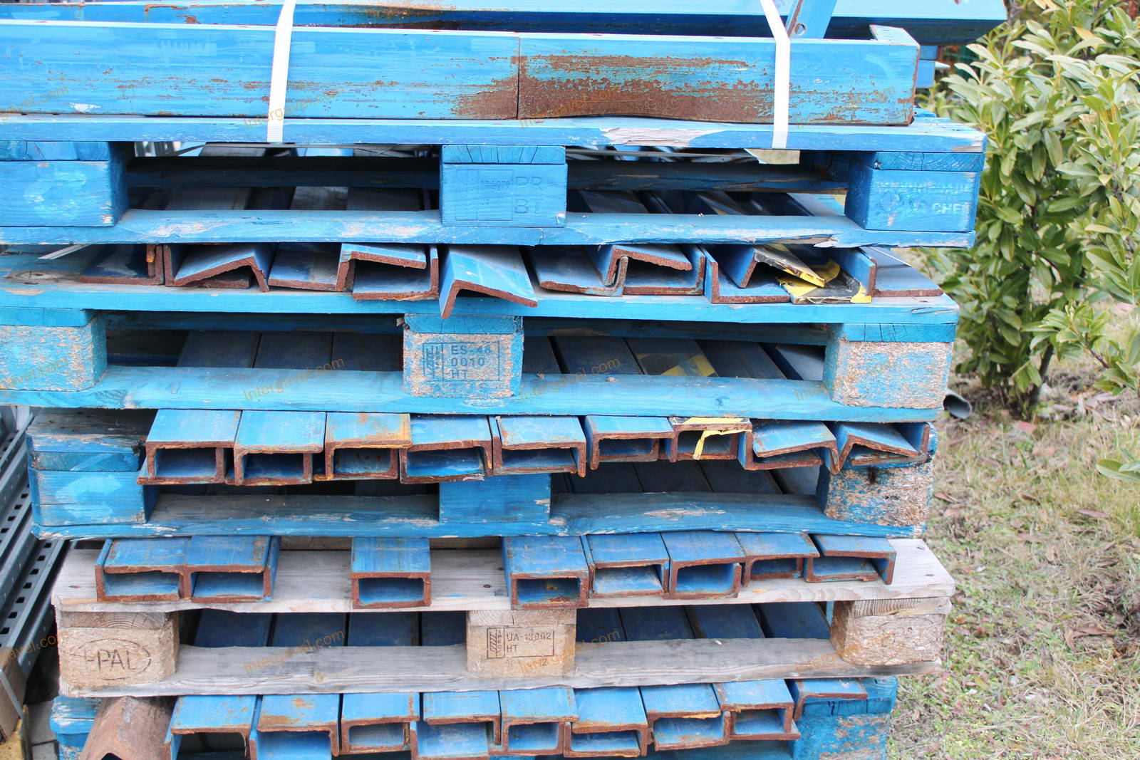 Bontott szögvas (targonca vezető) 6