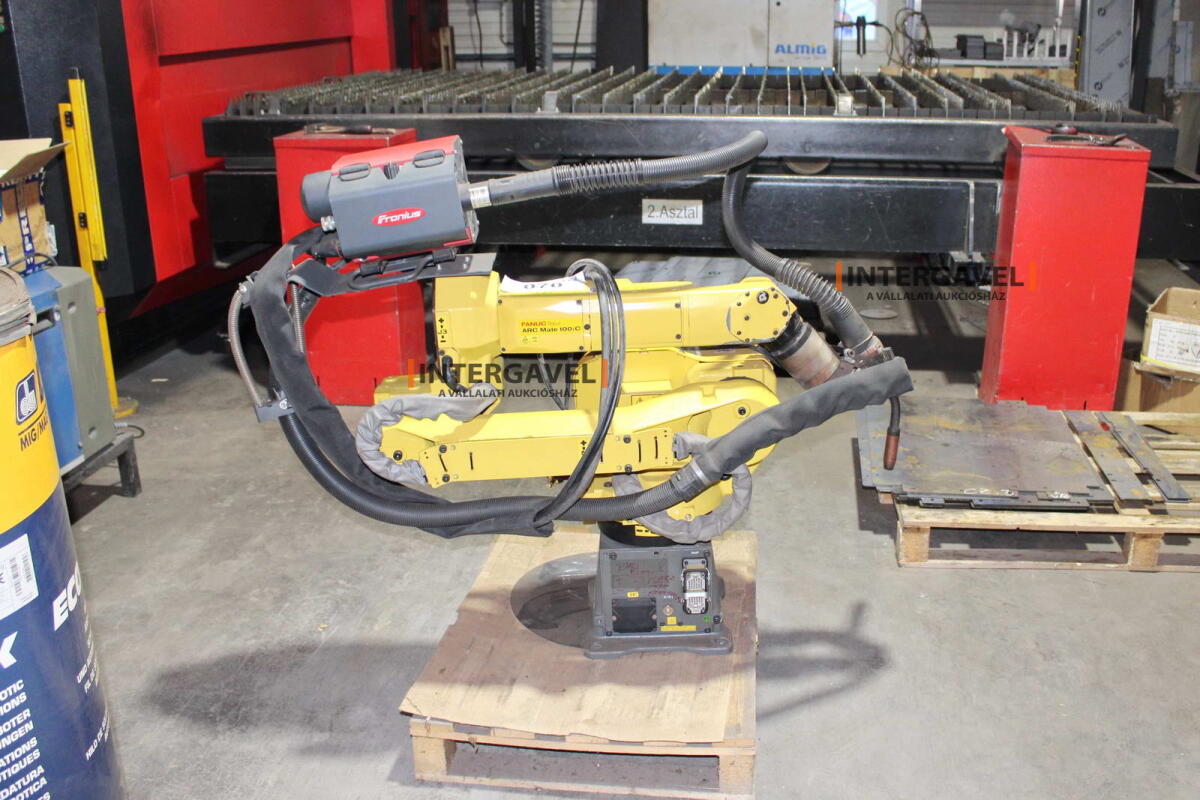 Hegesztő robot - Fanuc, ARC Mate 100iC; Fronius, TransSteel 3500 Rob