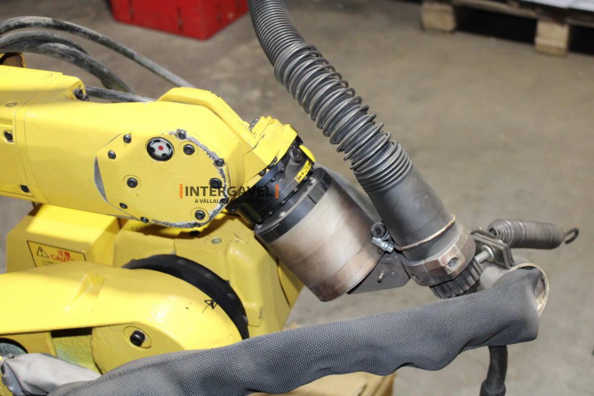 Hegesztő robot - Fanuc, ARC Mate 100iC; Fronius, TransSteel 3500 Rob 10