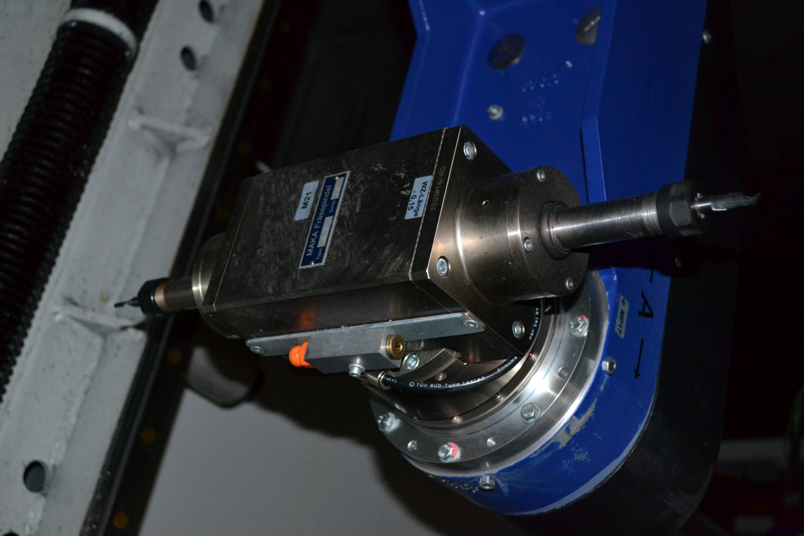 CNC - megmunkáló központ 10