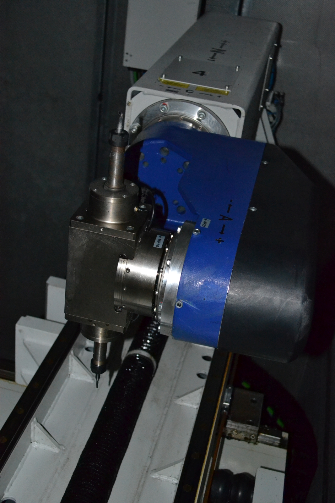 CNC - megmunkáló központ 23