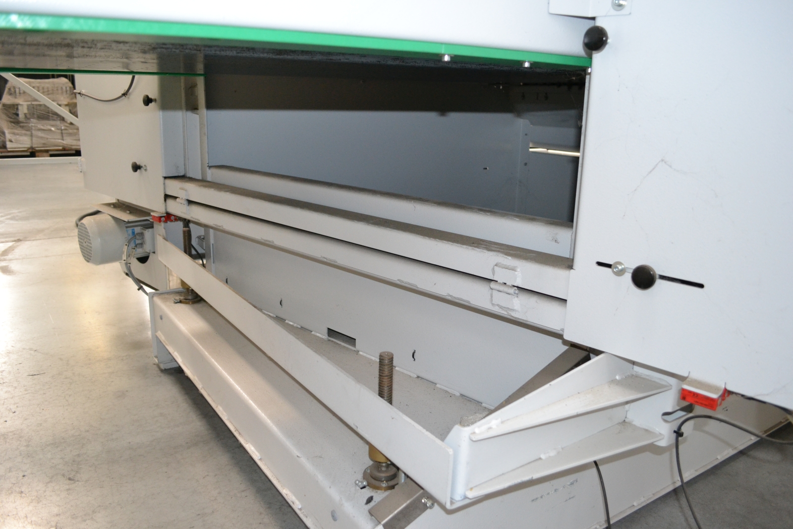 Horizontális szalagfűrész 11