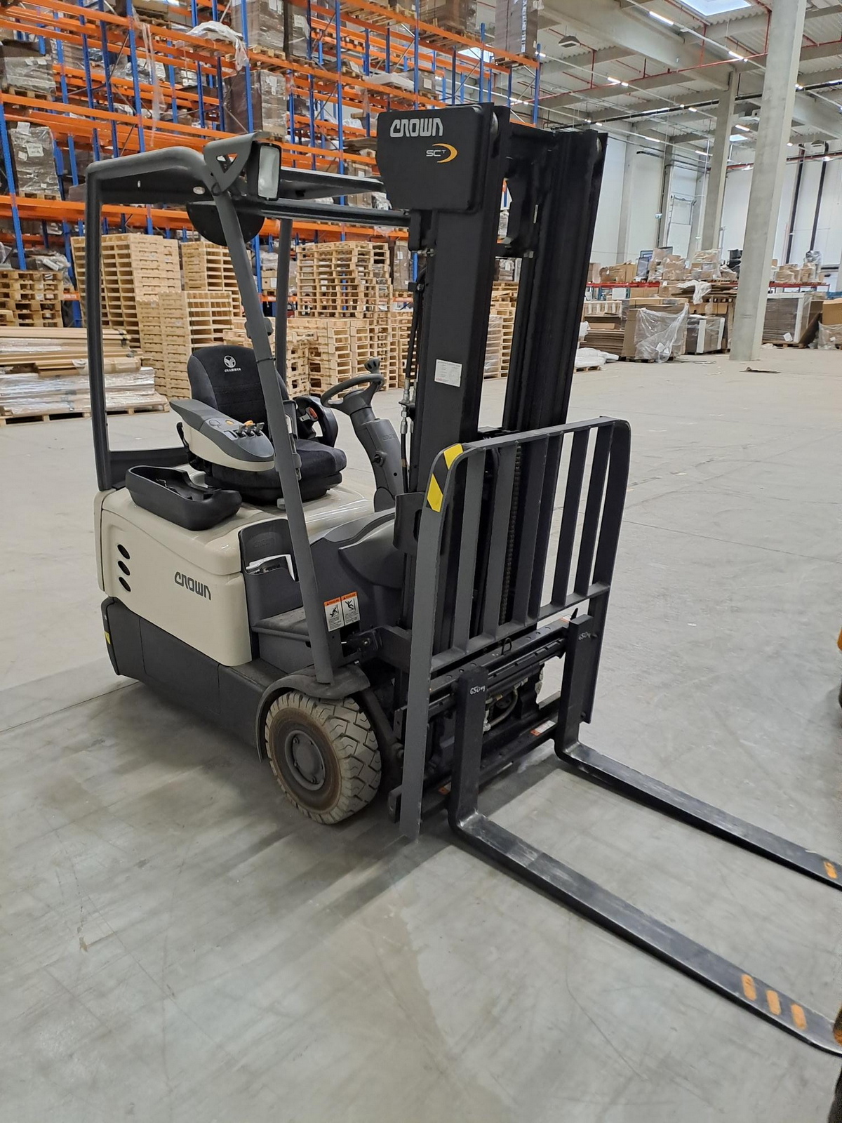 Homlokvillás targonca (elektromos)