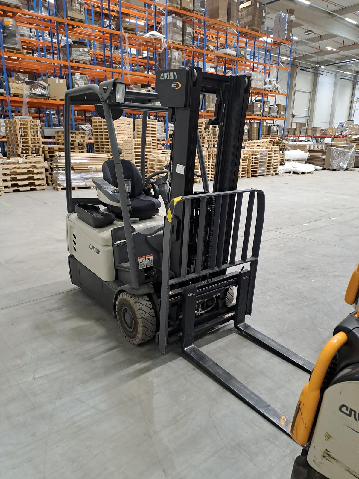 Homlokvillás targonca (elektromos) 4