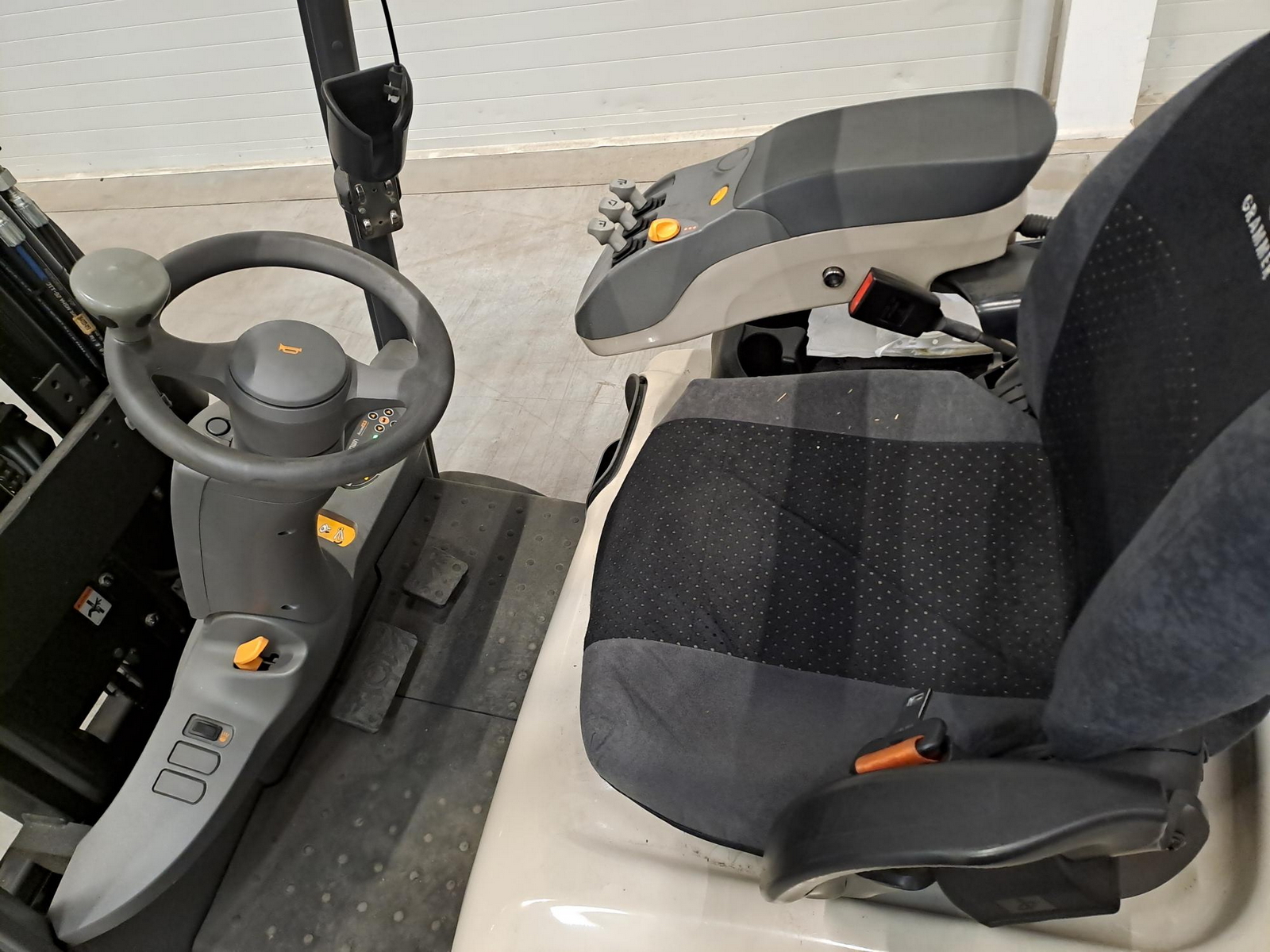 Homlokvillás targonca (elektromos) 8