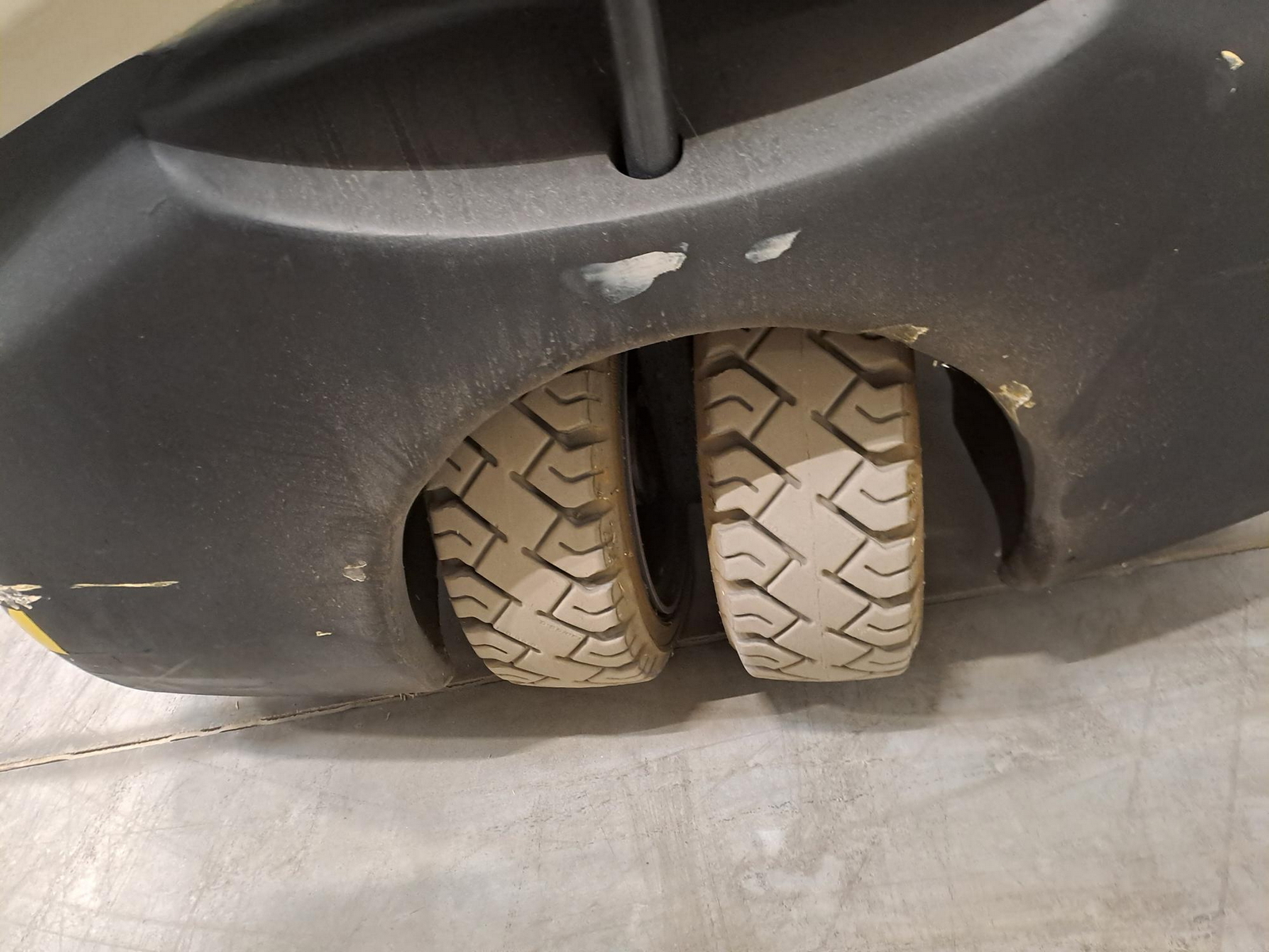 Homlokvillás targonca (elektromos) 9