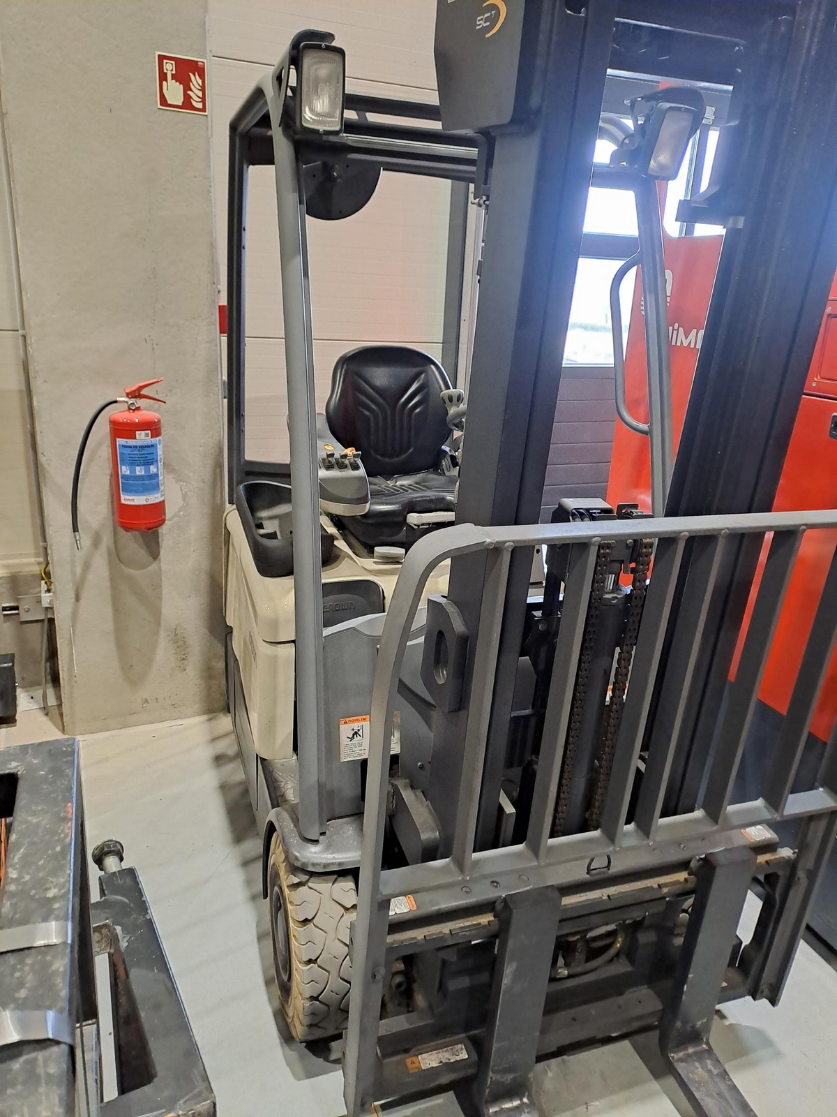 Homlokvillás targonca (elektromos) 4