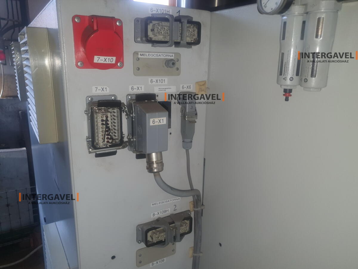 Ferromatik Milacron K-Tec 110 S (2000) fröccsöntő gép 9